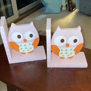 PT Kids set of two pink wooden owl bookends